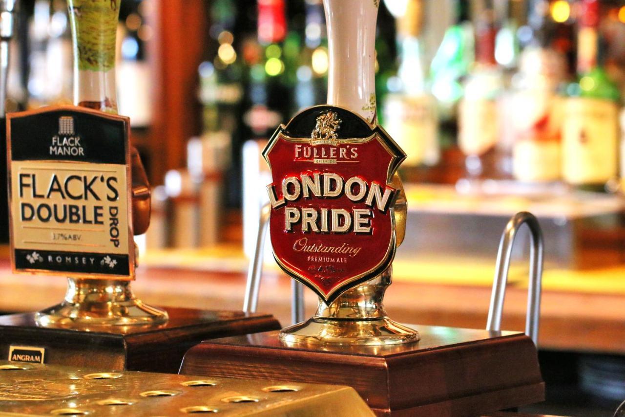 Cromwell Arms Country Pub With Rooms Romsey Eksteriør bilde