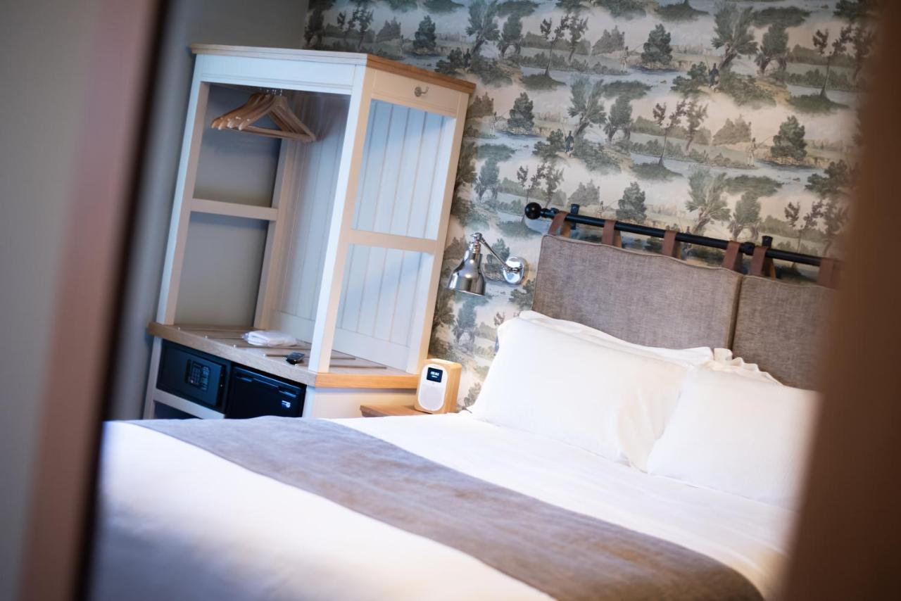Cromwell Arms Country Pub With Rooms Romsey Eksteriør bilde